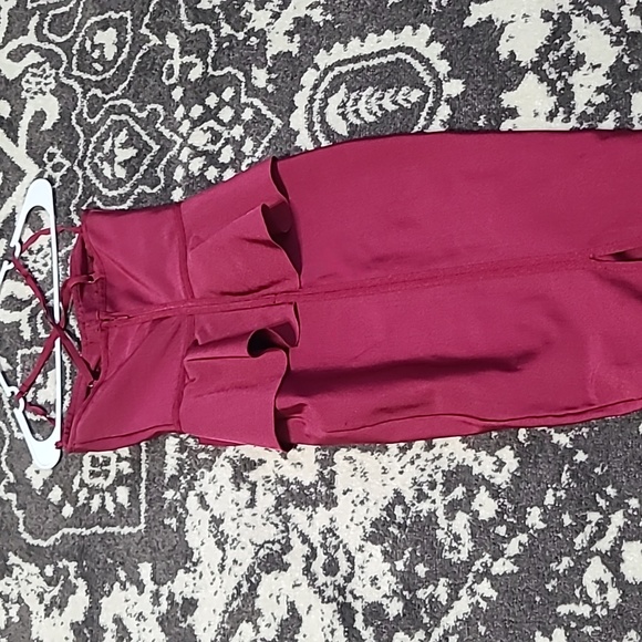 Prettylittlething Maroon Wine mermaid peplum Bandage Cocktail party dress - Picture 7 of 8